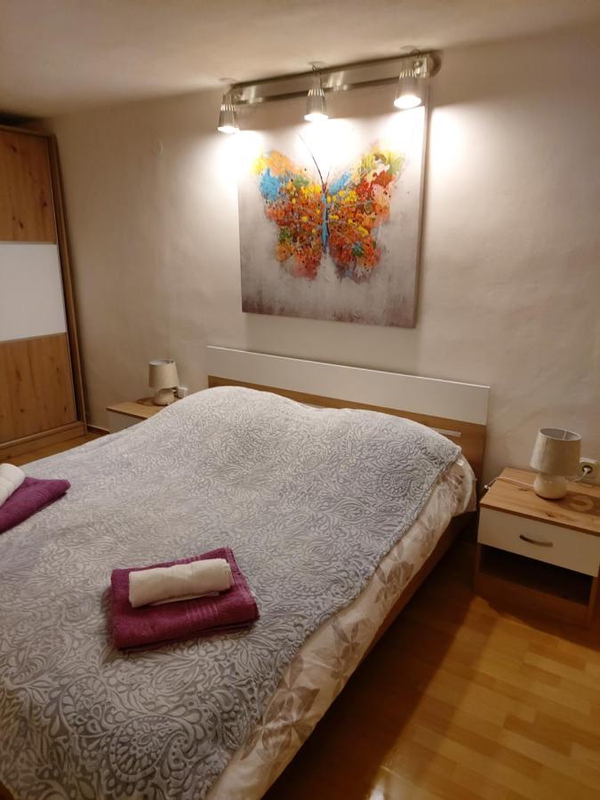 Apartment Studio Apartman Jezera